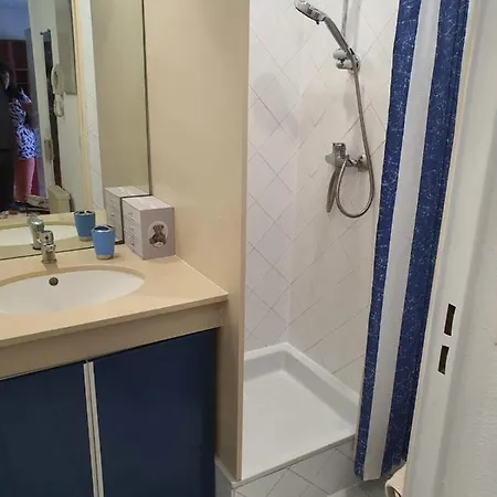 Les Mers Du Sud Port